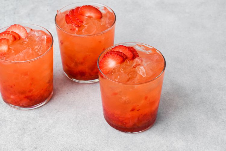 Strawberry Vodka Lemonade made in a pnümix